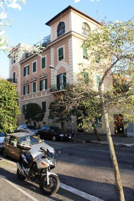 Tra Gianicolo E Trastevere Rome Luaran gambar
